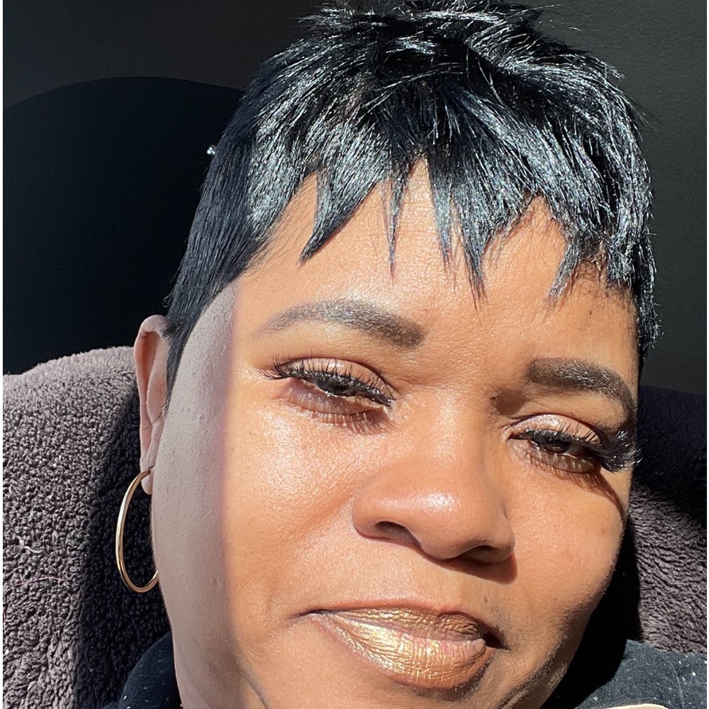 Meet your Posher, Yolanda